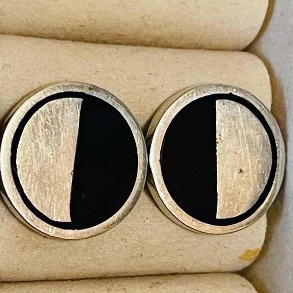 VTG sterling silver Native American Circle Black Enamel Stud  earrings Signs - Picture 2 of 6